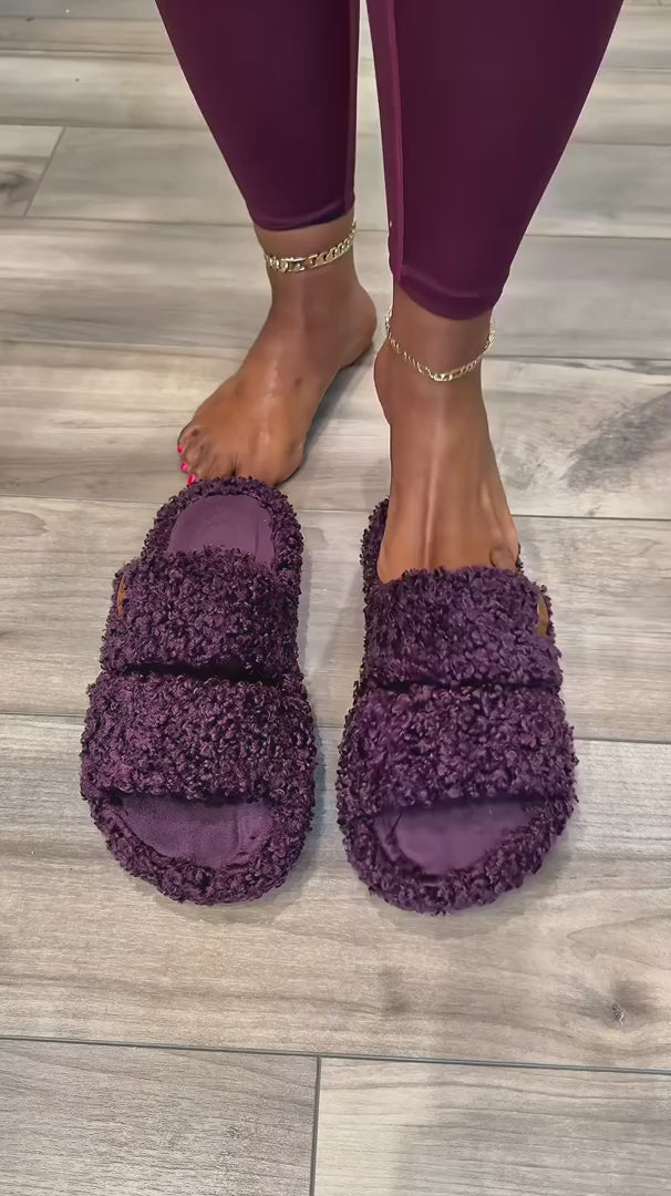 cozetta-fuzzy-slippers